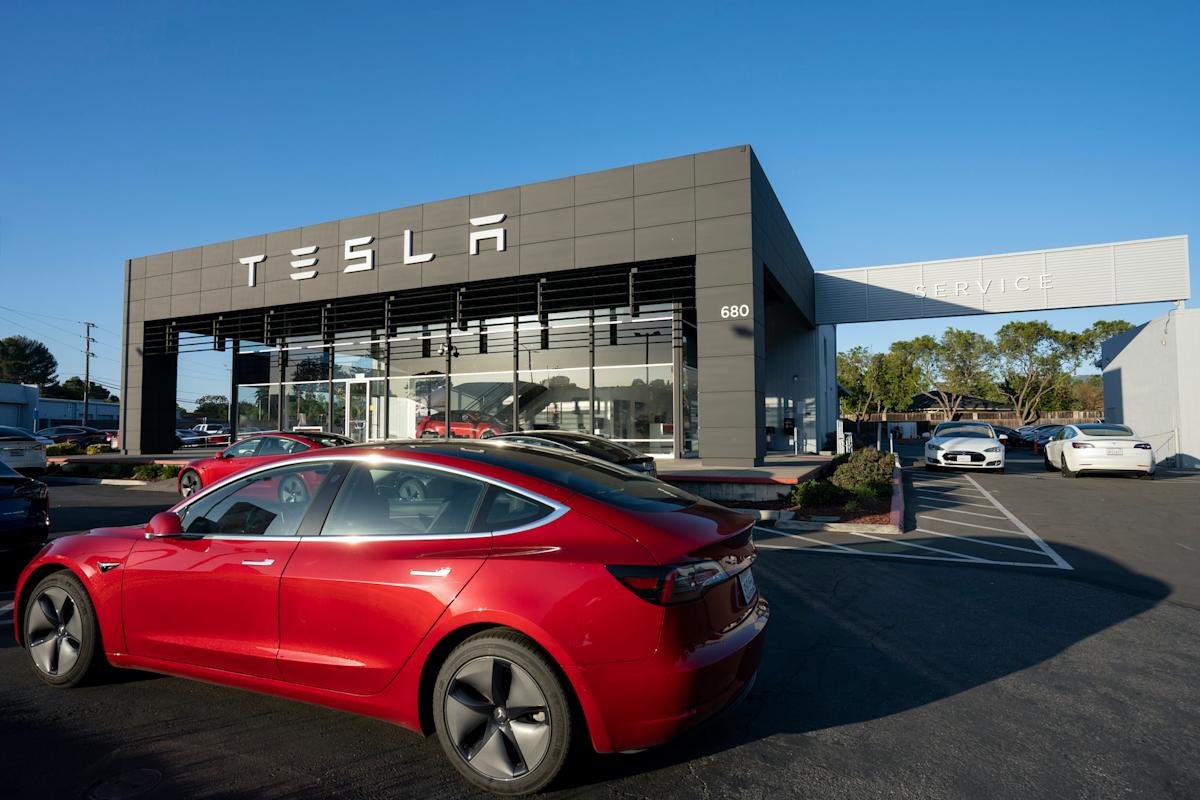 Tesla buyer stunned after discovering multiple flaws when picking up new purchase: 'I walked away without the car'