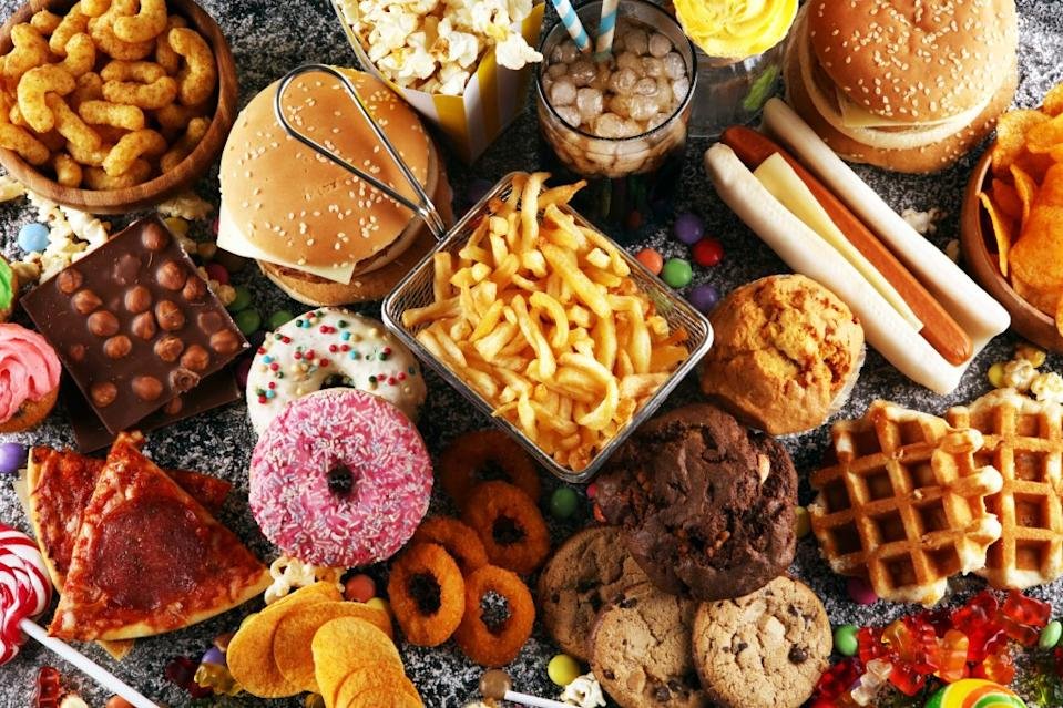Participants in a new study lost twice as much weight when they adhered to a diet of minimally processed foods (MPFs) compared to one that included ultra-processed foods (UPFs). beats_ – stock.adobe.com