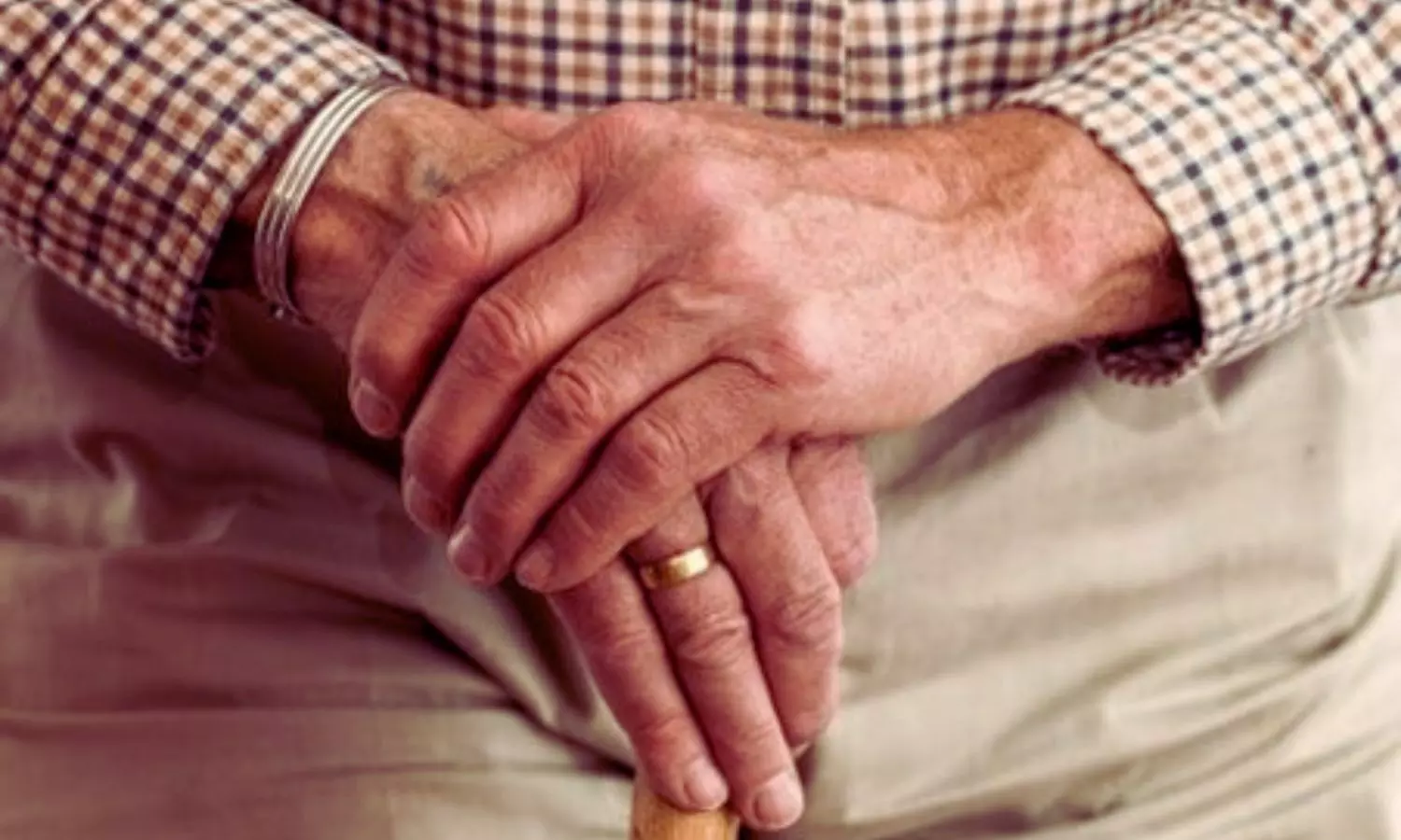 Unhealthy Lifestyle, Chronic Illnesses, and Mental Health Issues Linked to Greater BPH Severity in Elderly Chinese Men: Study